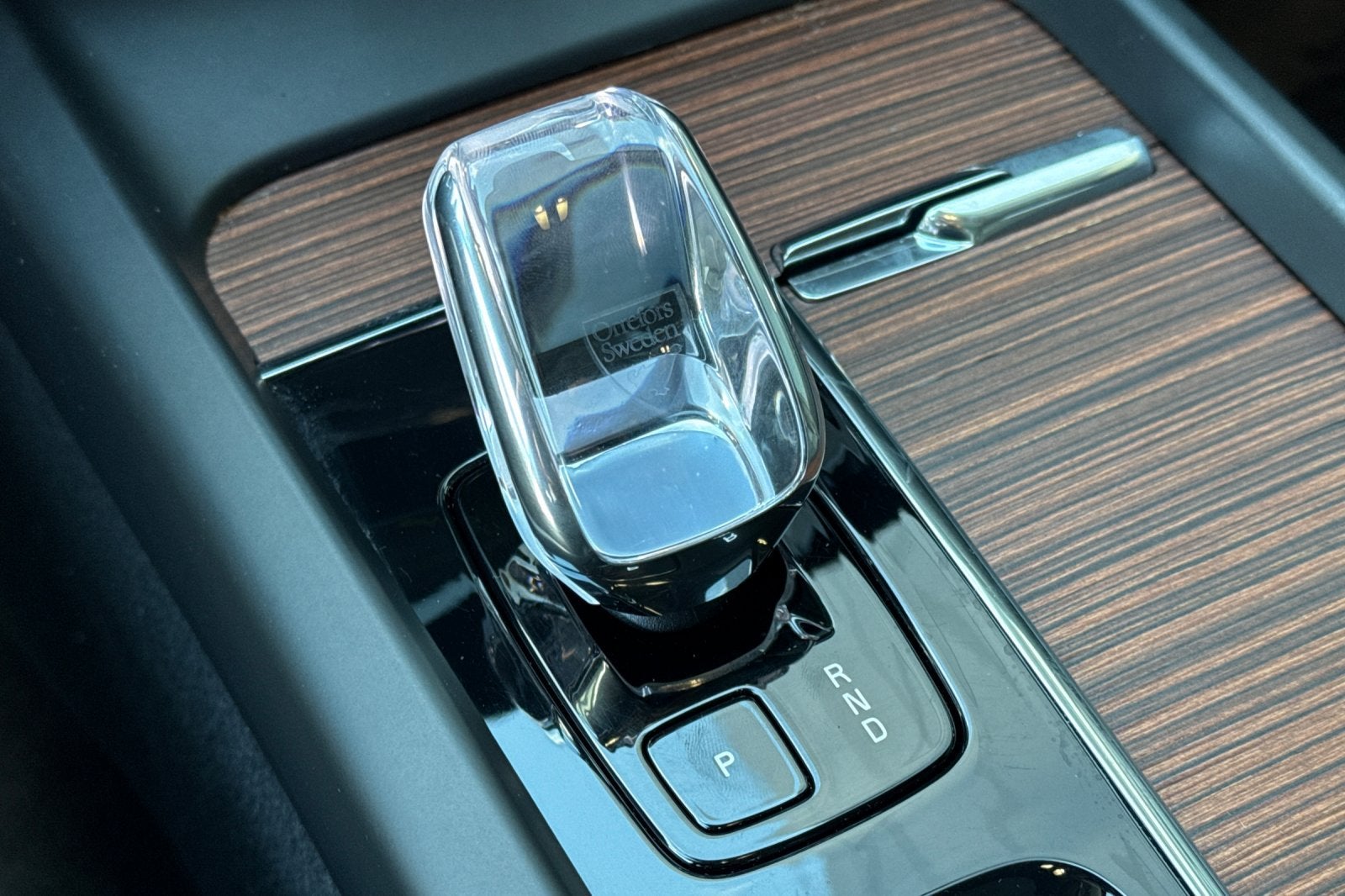2023 Volvo XC60 B5 Ultimate Dark Theme