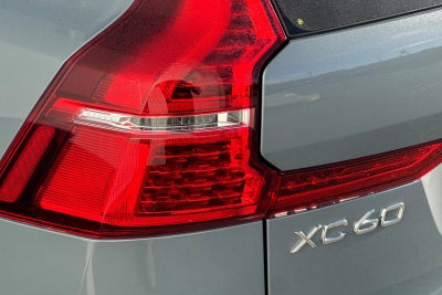 2023 Volvo XC60 B5 Ultimate Dark Theme