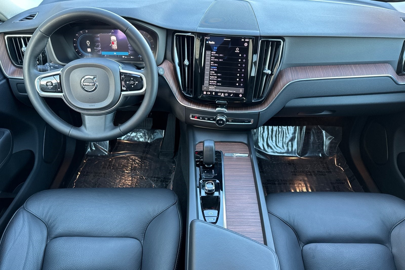 2023 Volvo XC60 B5 Plus Bright Theme