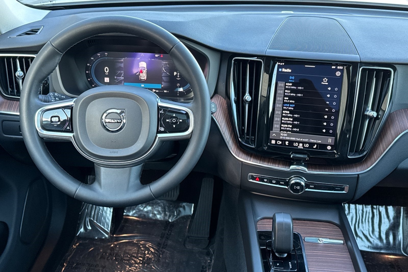 2023 Volvo XC60 B5 Plus Bright Theme