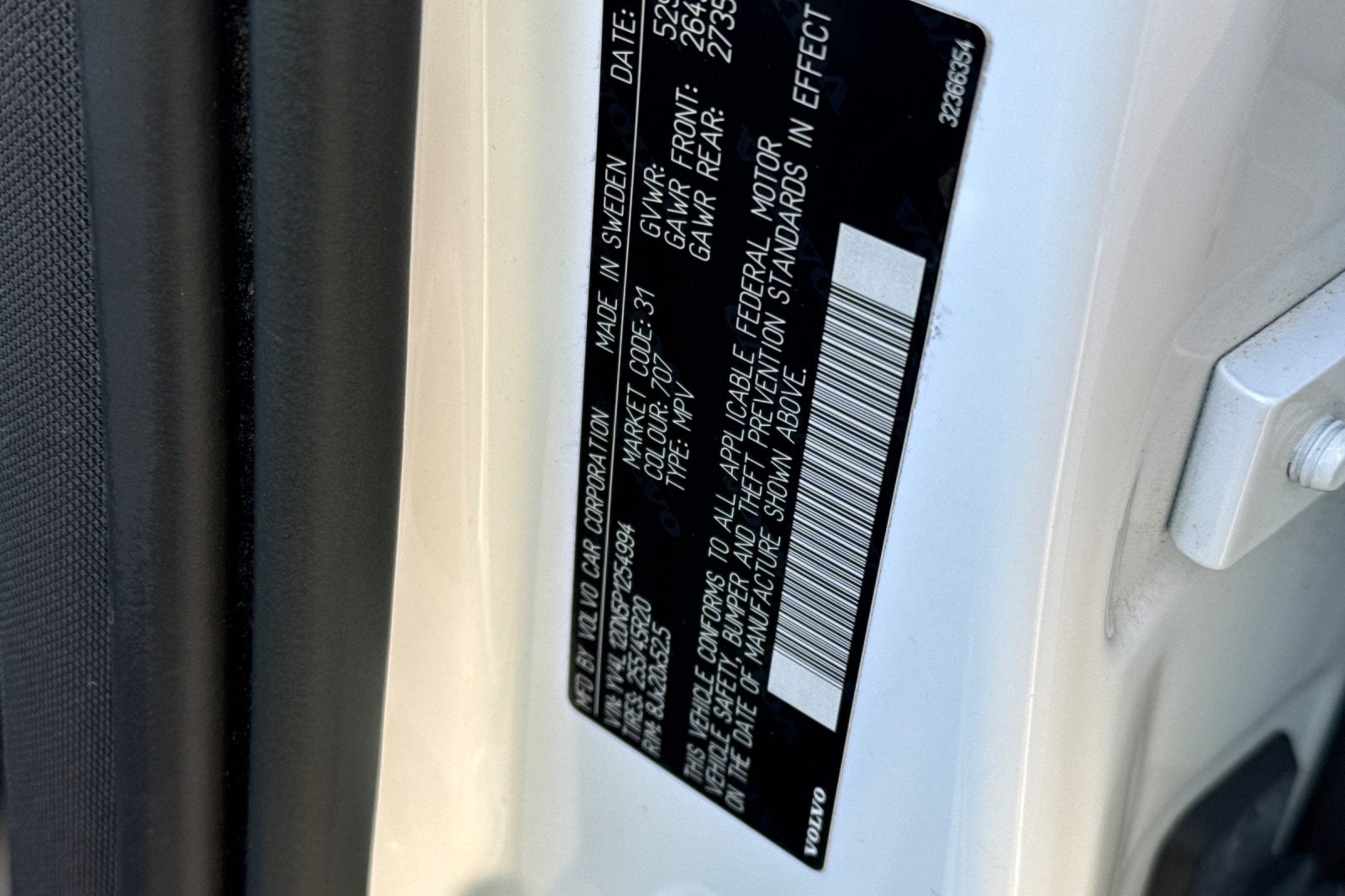 2023 Volvo XC60 B5 Plus Bright Theme