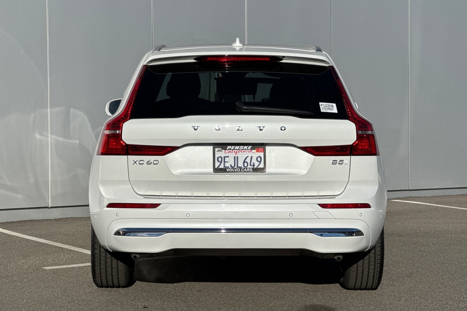 2023 Volvo XC60 B5 Plus Bright Theme