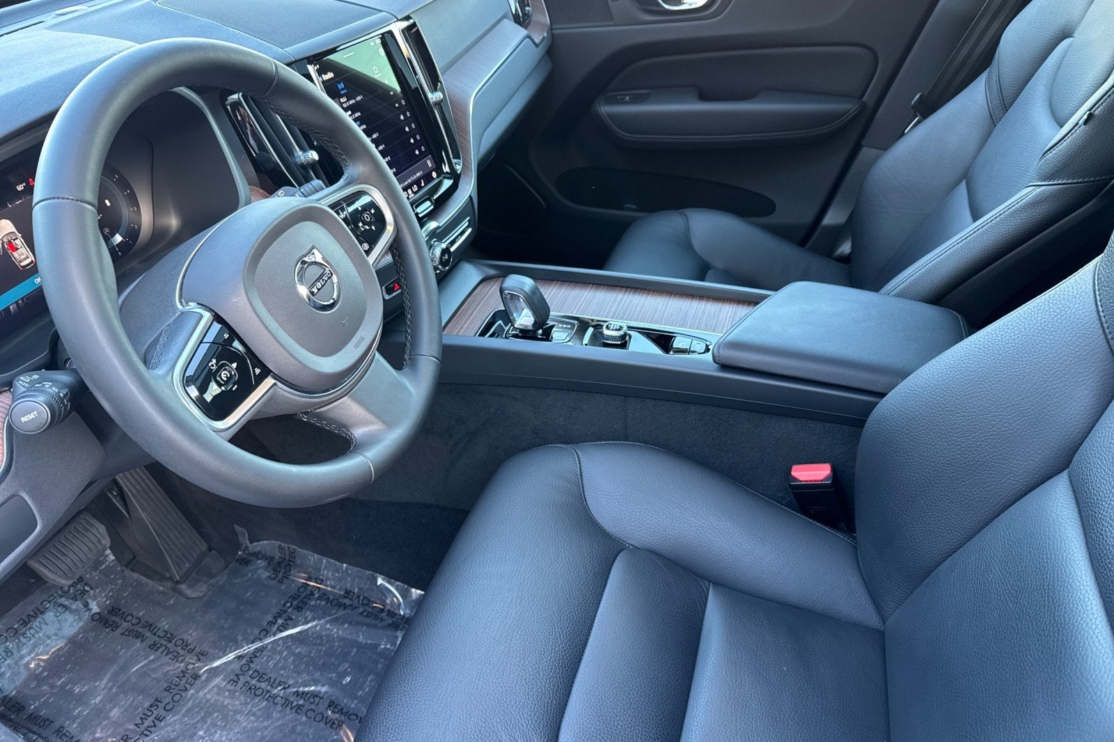 2023 Volvo XC60 B5 Plus Bright Theme