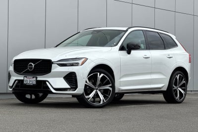 2023 Volvo XC60 B5 Ultimate Dark Theme