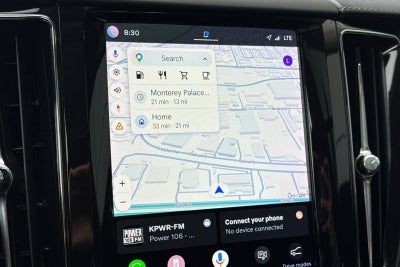 2023 Volvo XC60 B5 Ultimate Dark Theme