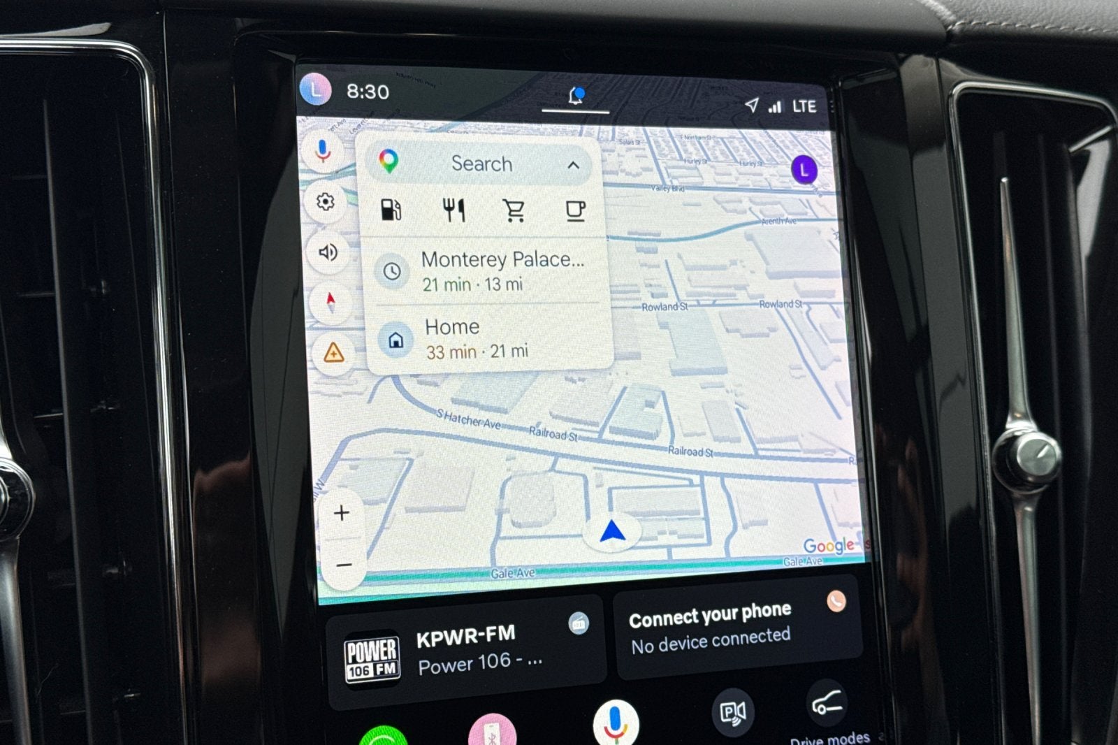 2023 Volvo XC60 B5 Ultimate Dark Theme