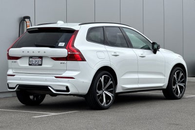 2023 Volvo XC60 B5 Ultimate Dark Theme