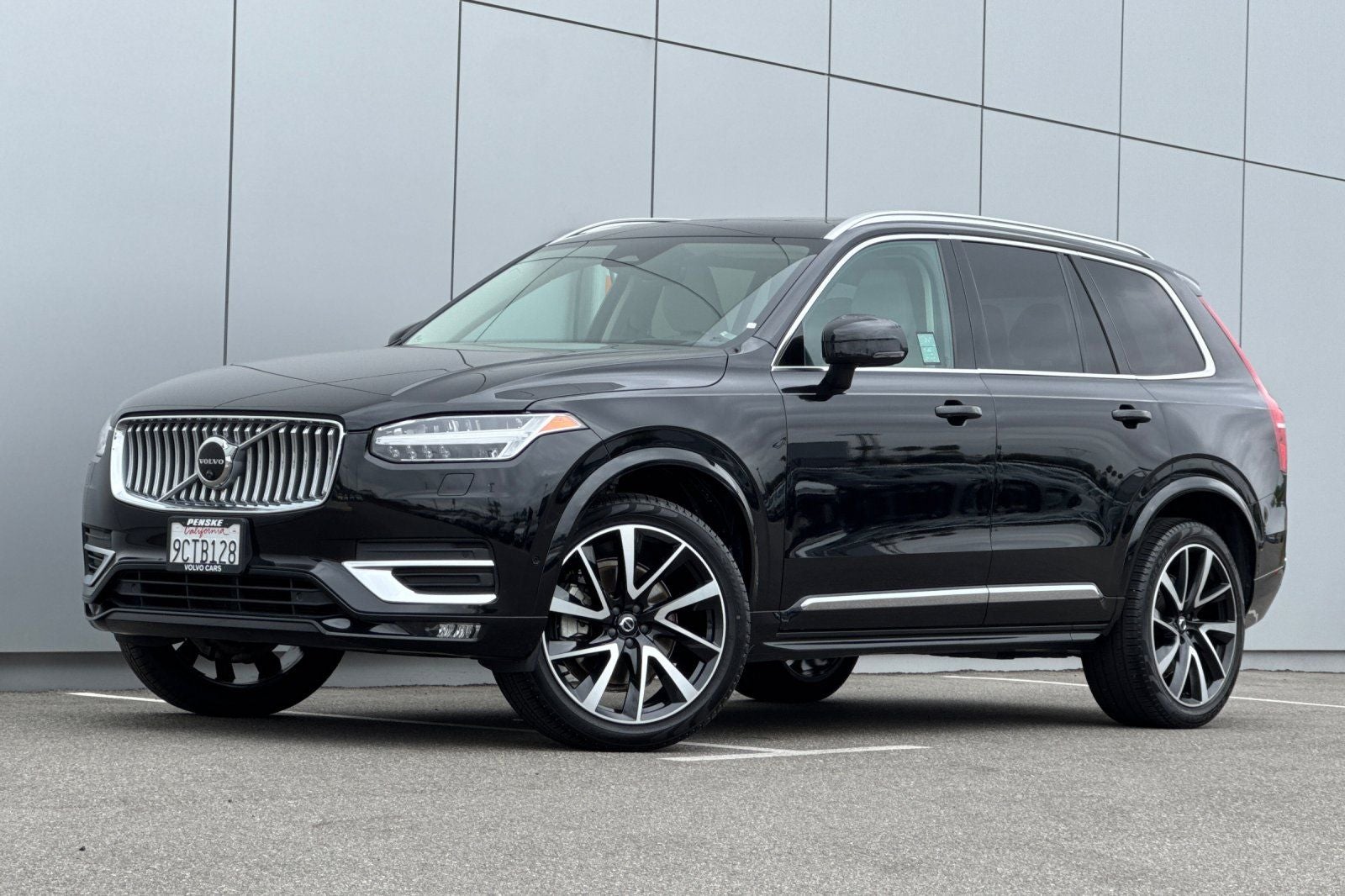 2023 Volvo XC90 B5 Plus