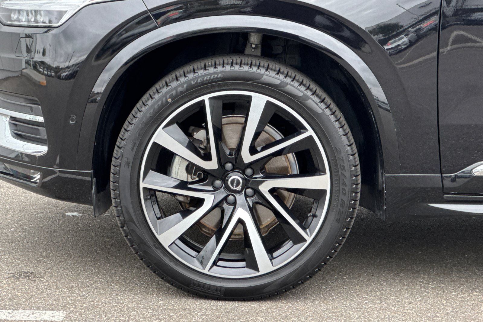 2023 Volvo XC90 B5 Plus