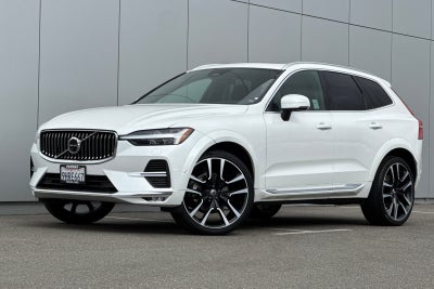 2023 Volvo XC60 B5 Ultimate Bright Theme