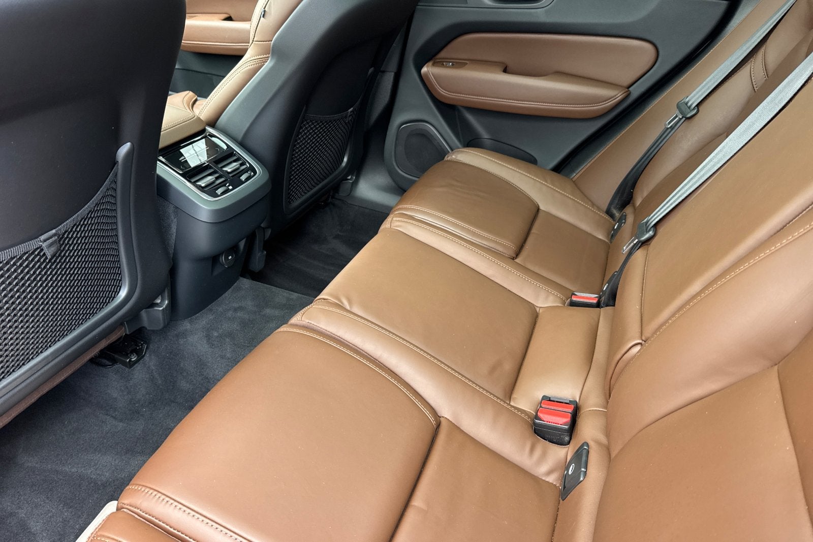 2023 Volvo XC60 B5 Ultimate Bright Theme