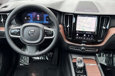 2023 Volvo XC60 B5 Ultimate Bright Theme