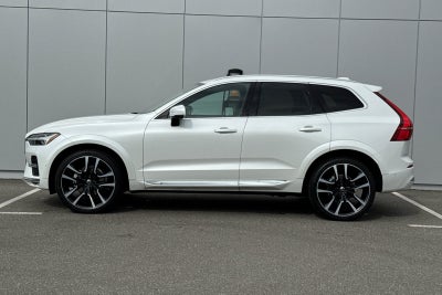 2023 Volvo XC60 B5 Ultimate Bright Theme