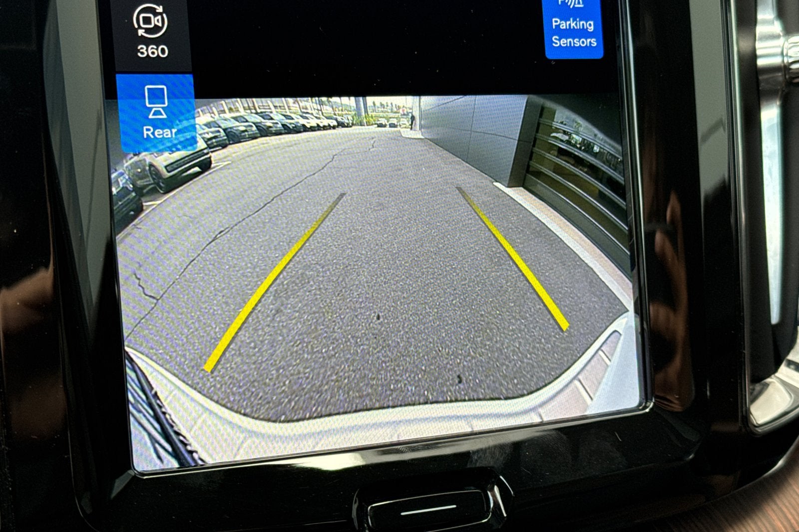 2023 Volvo XC60 B5 Ultimate Bright Theme