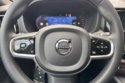 2023 Volvo XC60 B5 Ultimate Bright Theme