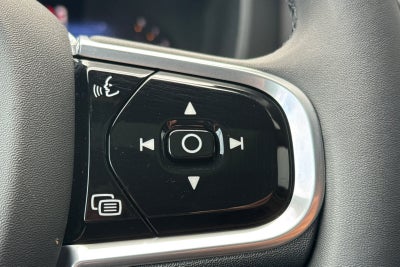 2023 Volvo XC60 B5 Ultimate Bright Theme