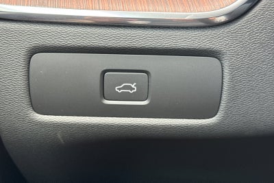 2023 Volvo XC60 B5 Ultimate Bright Theme