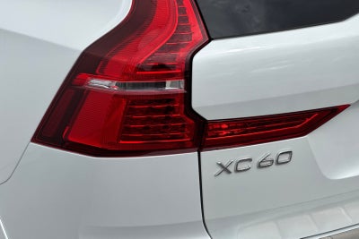 2023 Volvo XC60 B5 Ultimate Bright Theme