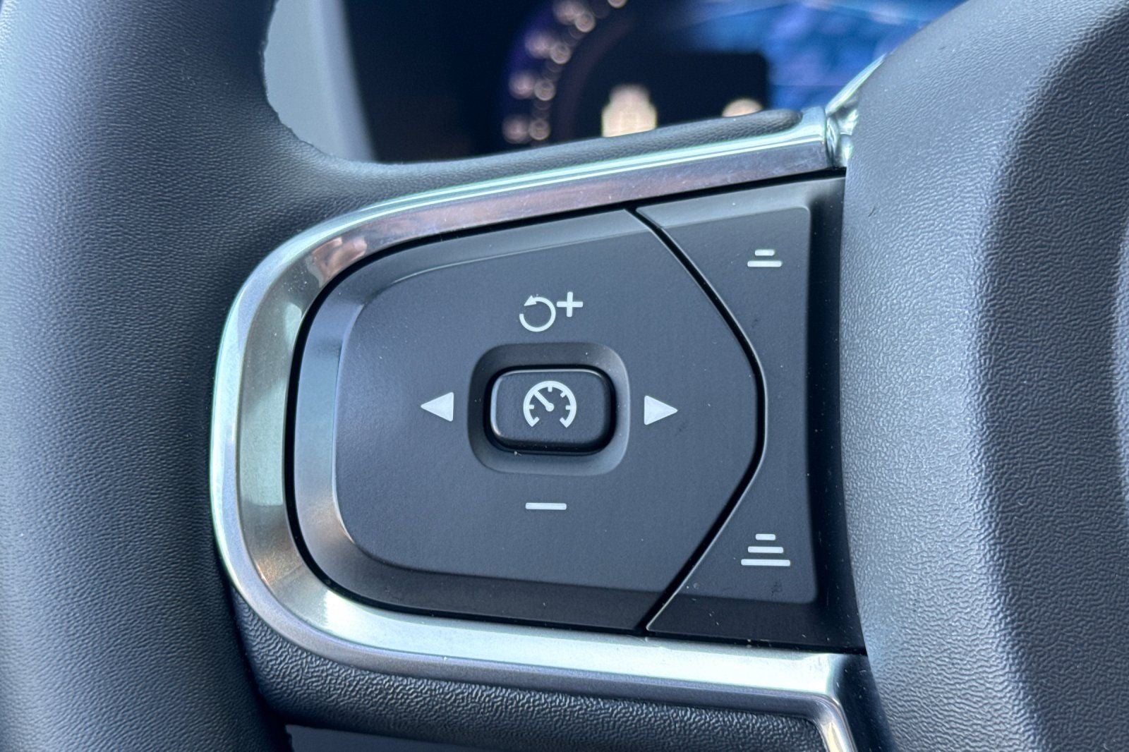 2023 Volvo XC60 B5 Core