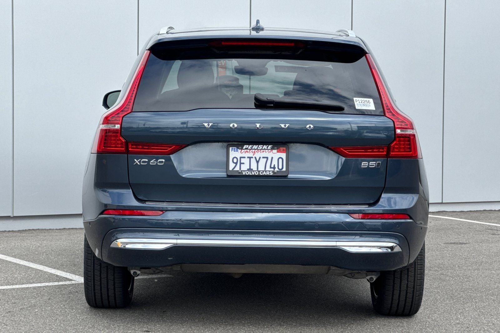 2023 Volvo XC60 B5 Plus Bright Theme