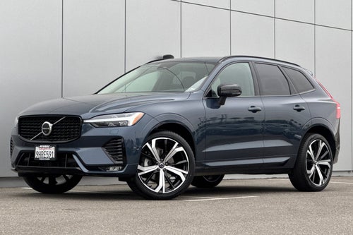 2023 Volvo XC60 B5 Ultimate Dark Theme