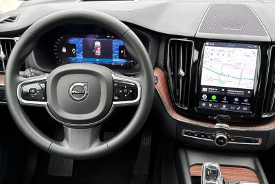 2023 Volvo XC60 B5 Ultimate Dark Theme