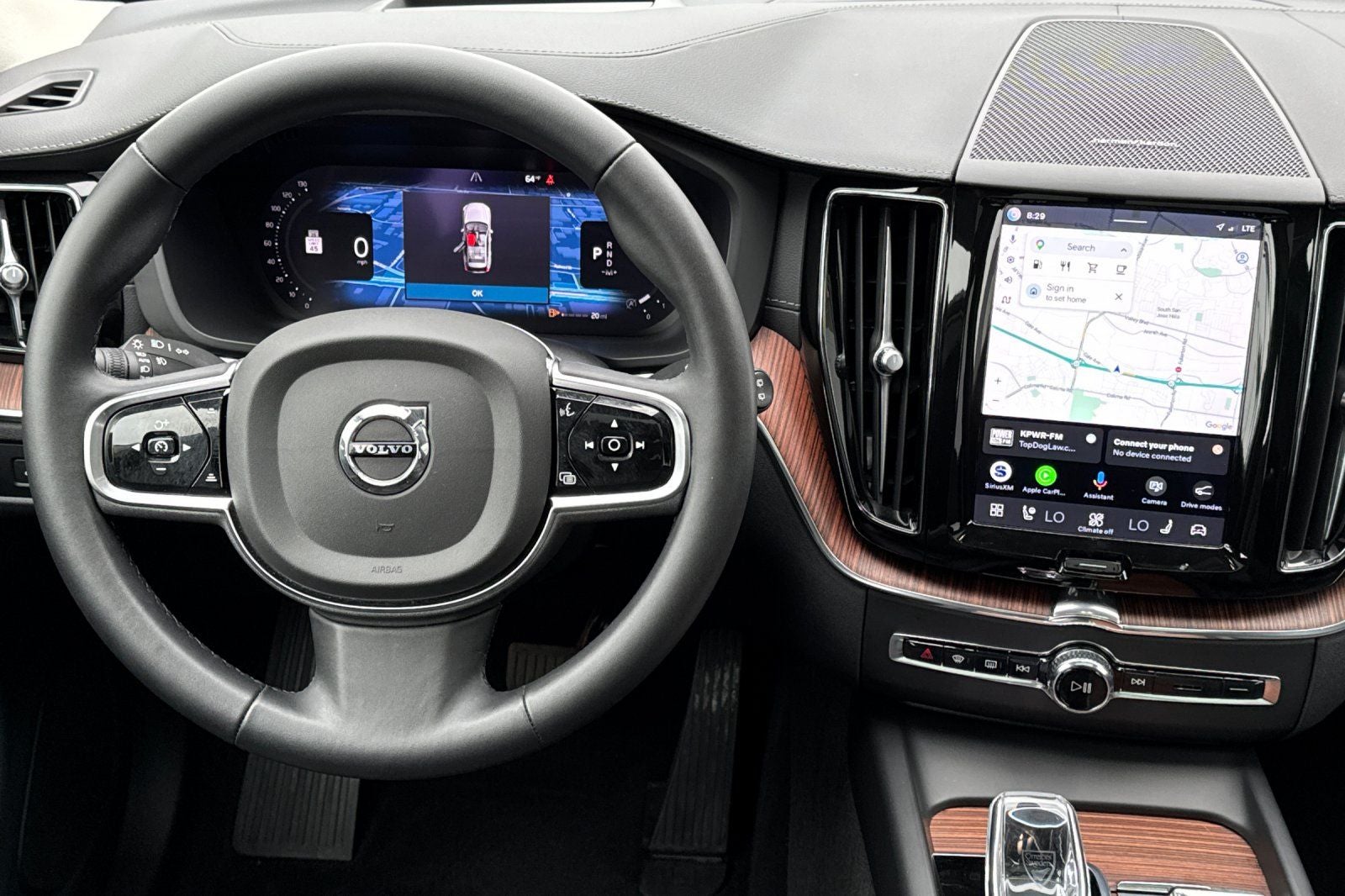 2023 Volvo XC60 B5 Ultimate Dark Theme