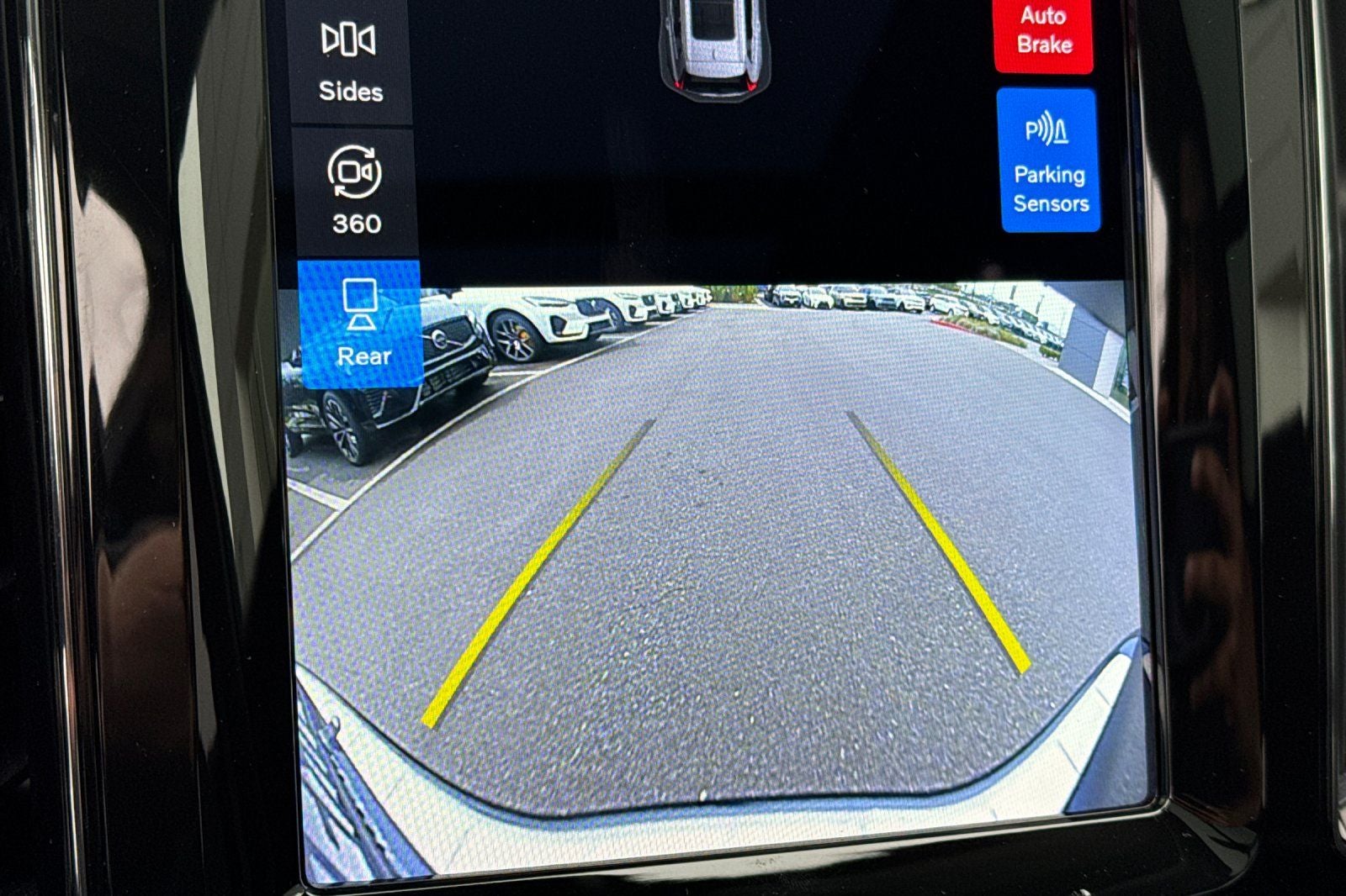 2023 Volvo XC60 B5 Ultimate Dark Theme