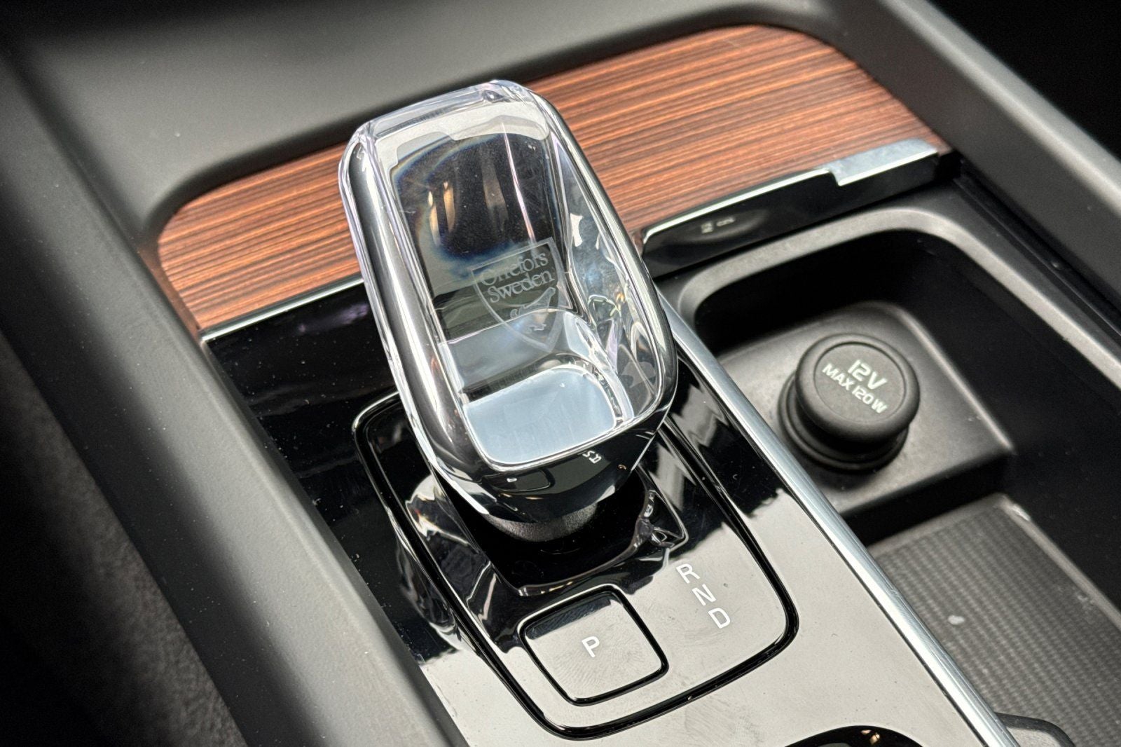 2023 Volvo XC60 B5 Ultimate Dark Theme