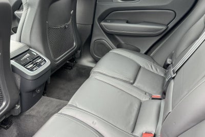 2023 Volvo XC60 B5 Ultimate Dark Theme
