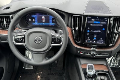 2023 Volvo XC60 B5 Ultimate Dark Theme