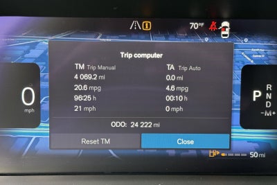 2023 Volvo XC60 B5 Ultimate Dark Theme