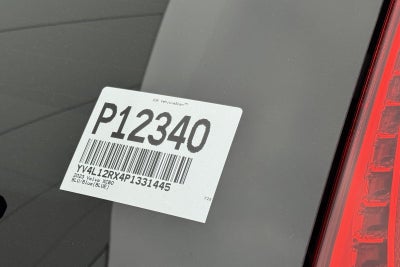 2023 Volvo XC60 B5 Ultimate Dark Theme