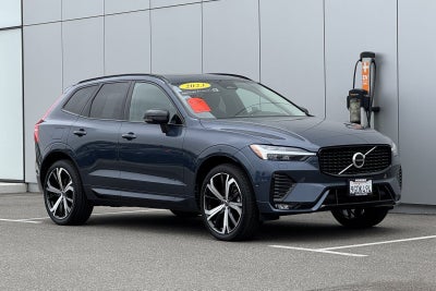 2023 Volvo XC60 B5 Ultimate Dark Theme