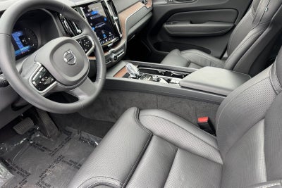 2023 Volvo XC60 B5 Ultimate Dark Theme