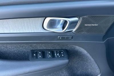 2023 Volvo XC40 Ultimate