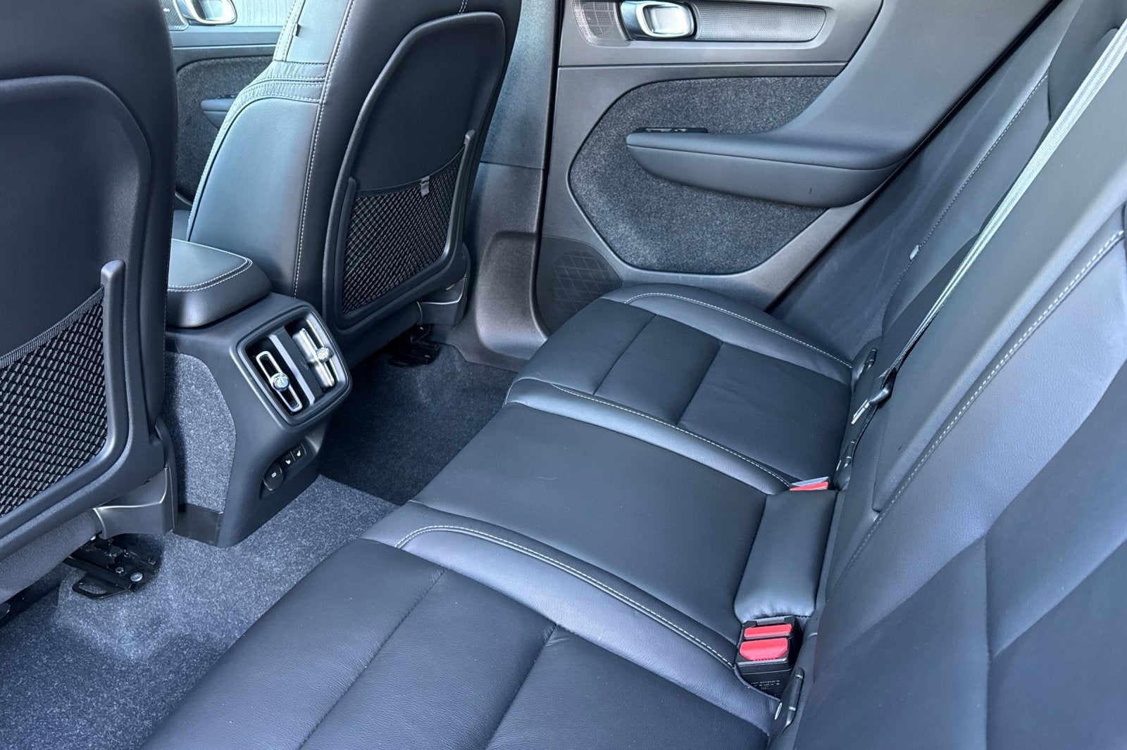 2023 Volvo XC40 Ultimate