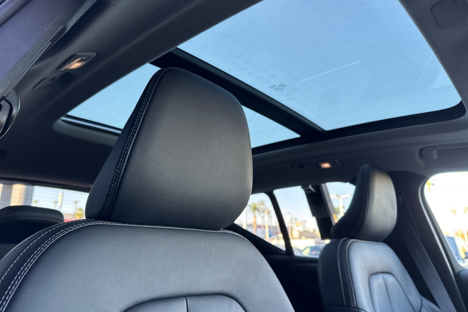 2023 Volvo XC40 Ultimate
