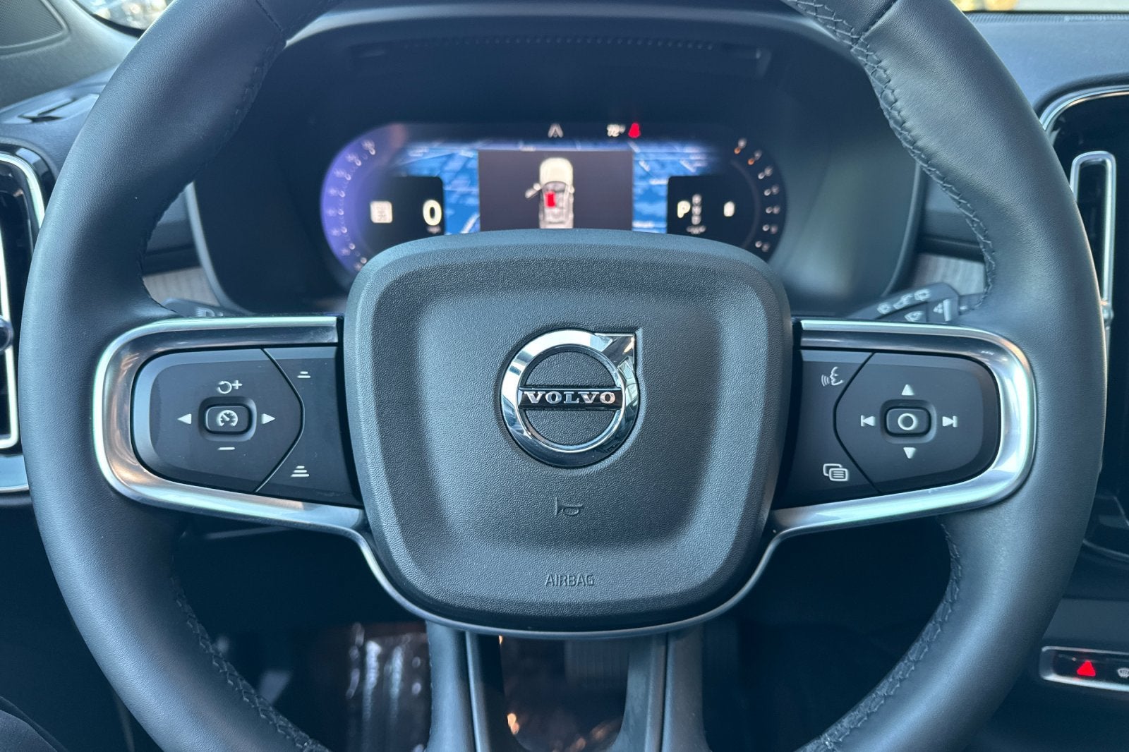 2023 Volvo XC40 Ultimate