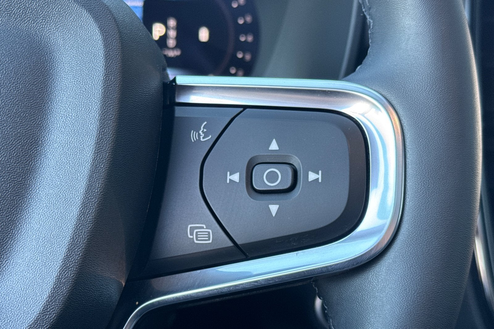 2023 Volvo XC40 Ultimate