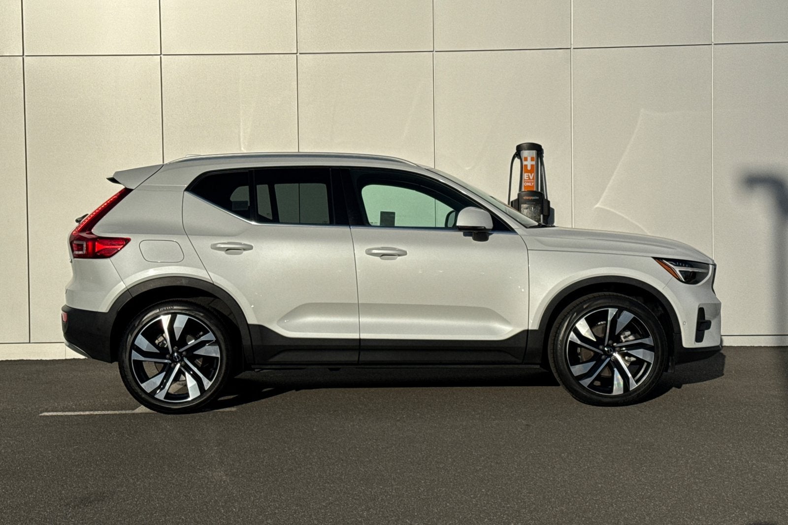 2023 Volvo XC40 Ultimate