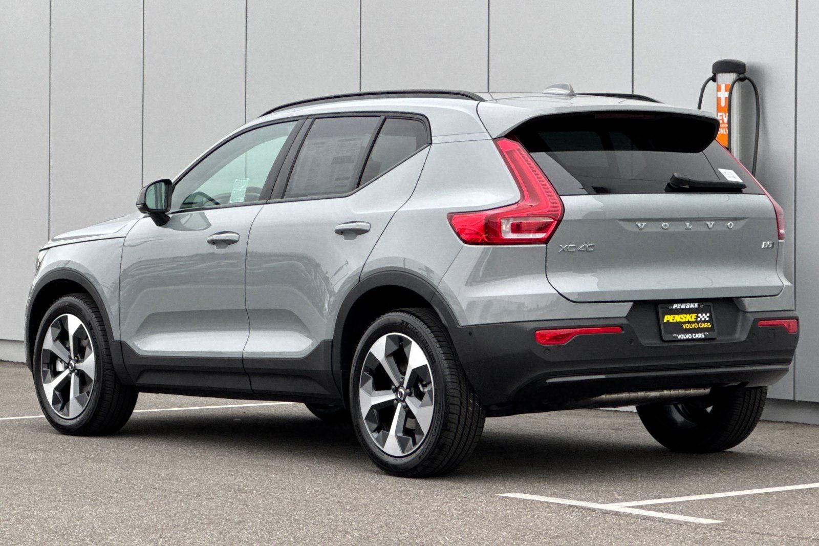 2026 Volvo XC40 B5 Plus