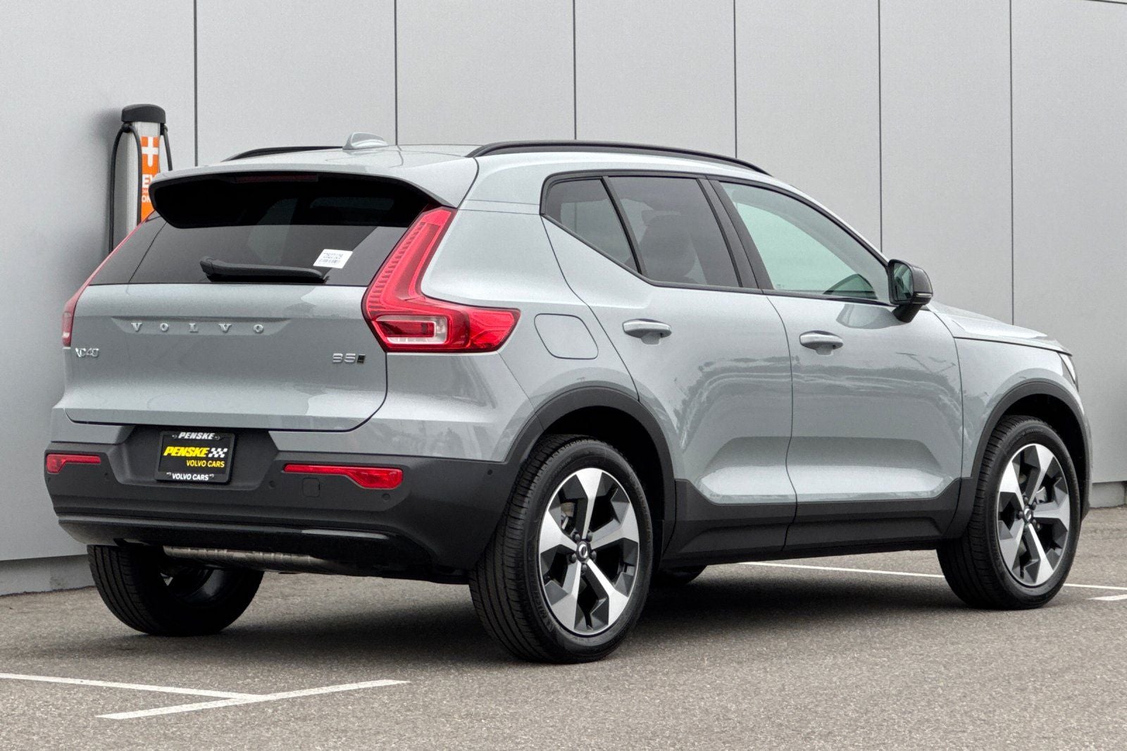 2026 Volvo XC40 B5 Plus