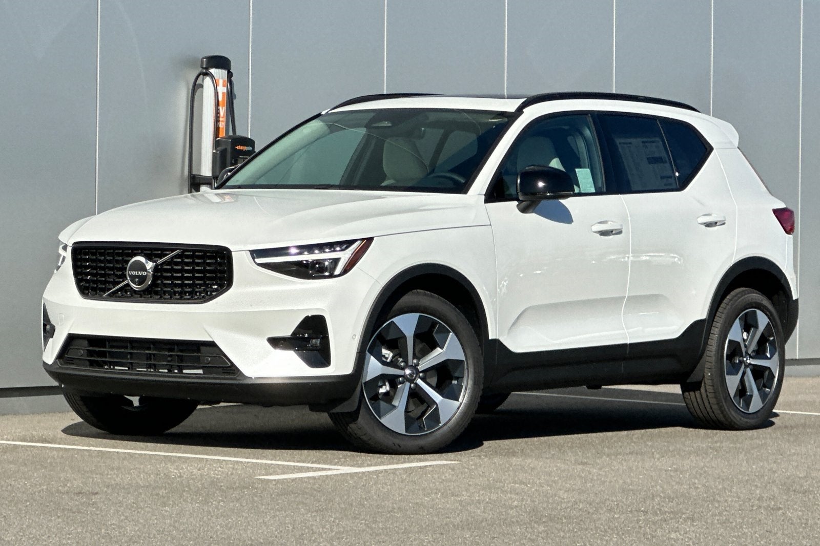 2026 Volvo XC40 B5 Plus