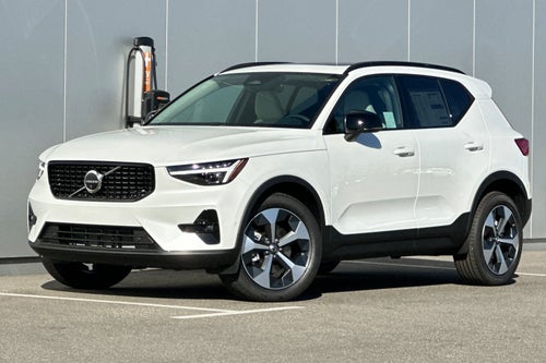 2026 Volvo XC40 B5 Plus