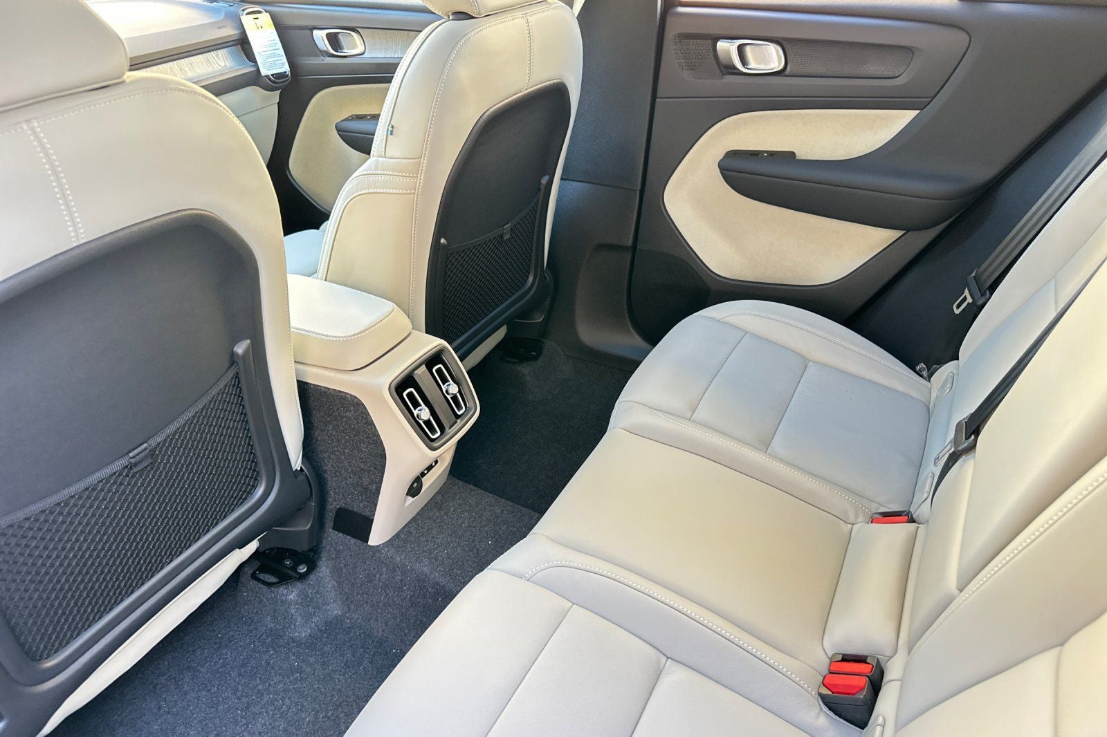 2026 Volvo XC40 B5 Plus