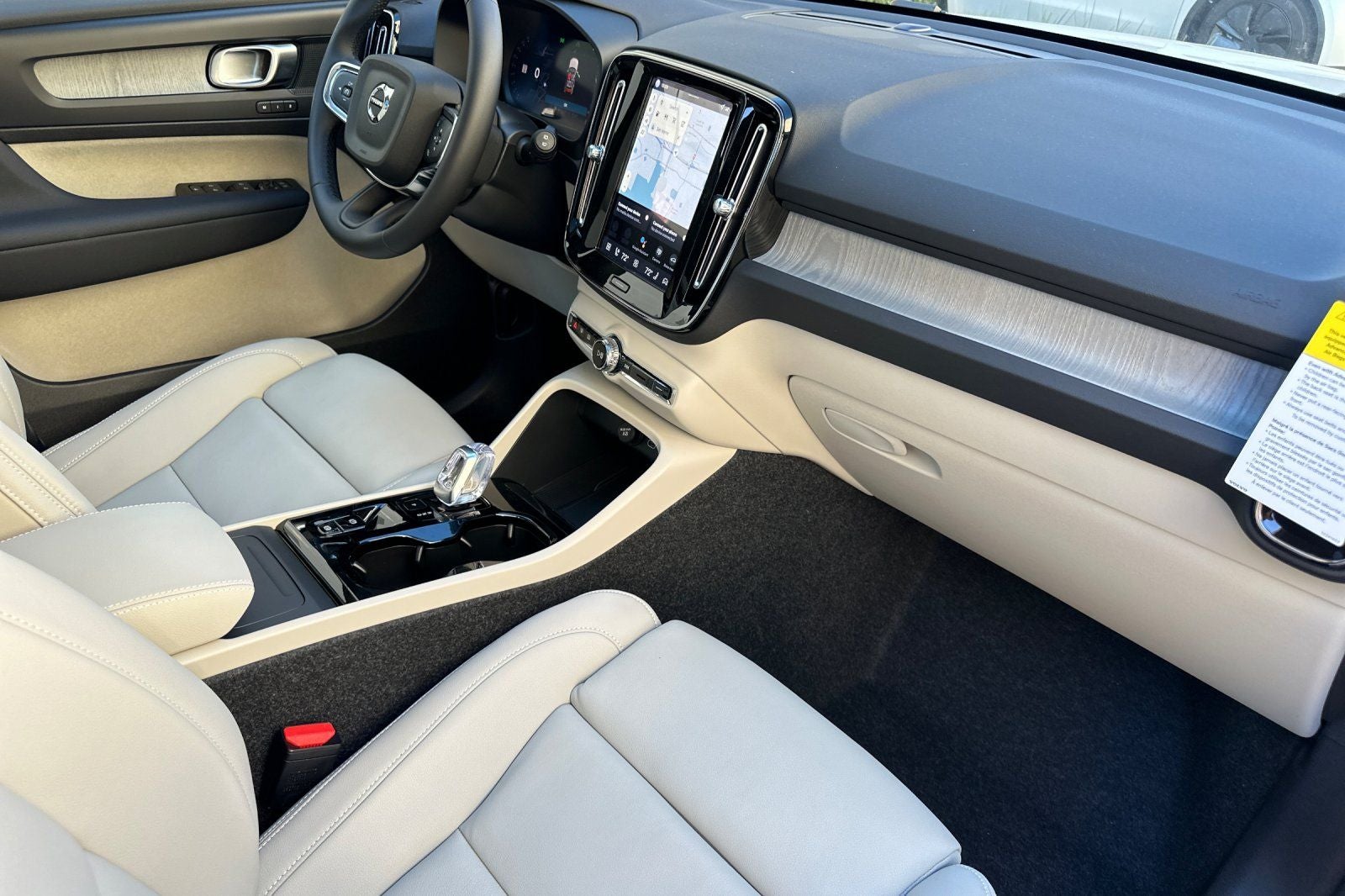 2026 Volvo XC40 B5 Plus