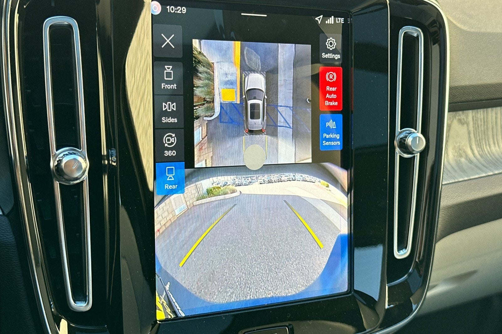 2026 Volvo XC40 B5 Plus