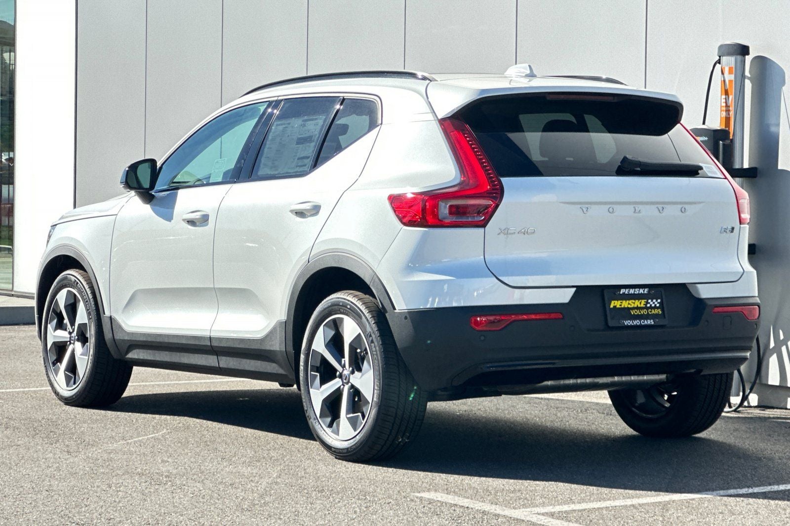 2026 Volvo XC40 B5 Plus