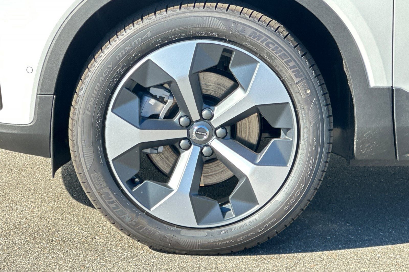 2026 Volvo XC40 B5 Plus